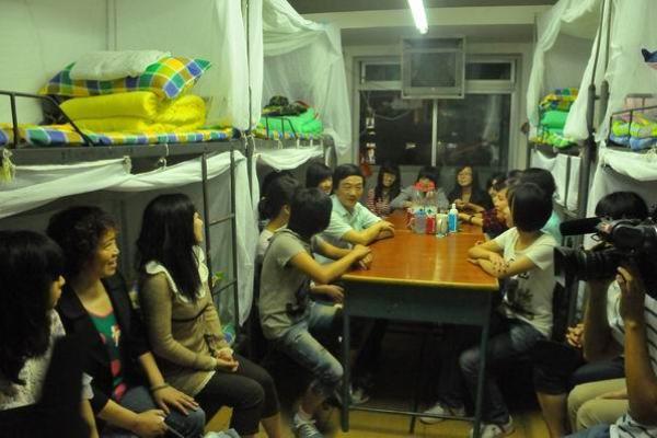 风水讲座_大学女生宿舍晚上卧谈会都谈什么 风水讲座_大学女生宿舍晚上卧谈会都谈什么