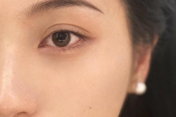 女人眉毛的风水以下眉形的眉毛财运好 女人眉毛的风水以下眉形的眉毛财运好