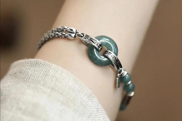 八字偏弱佩戴什么饰品比较好呢