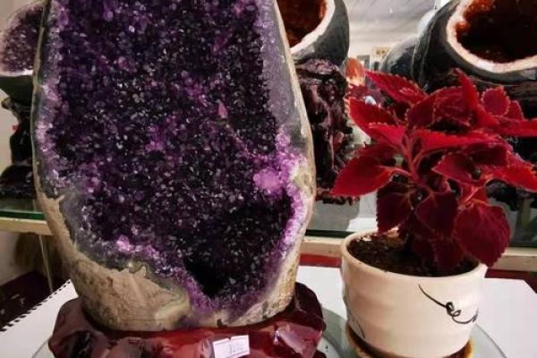 紫水晶洞摆件水晶洞风水作用